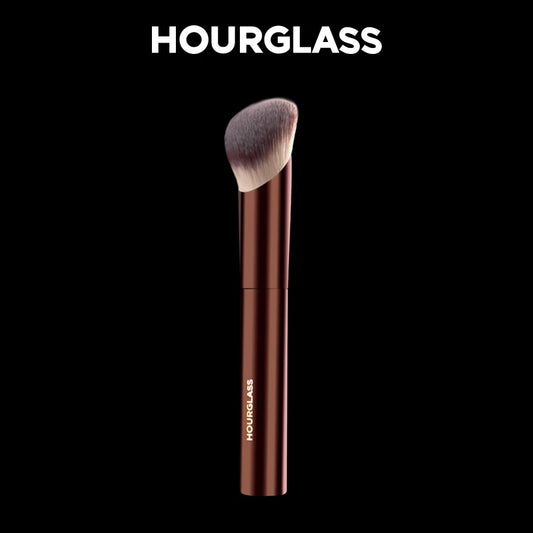 Hourglass No.21 Ambient Soft Glow Brush – Powder & Highlight Brush