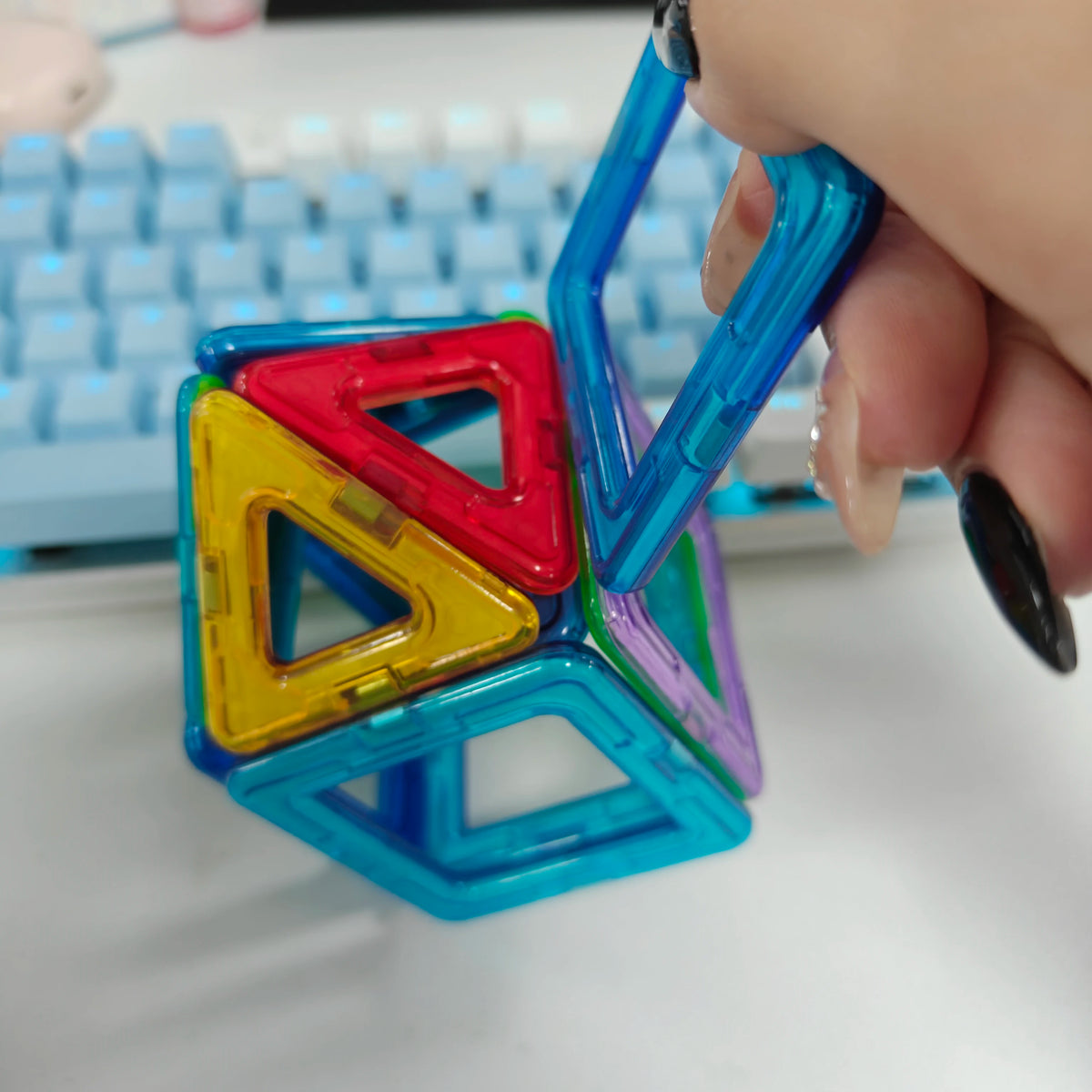 Magnetic Building Blocks – Medium STEM