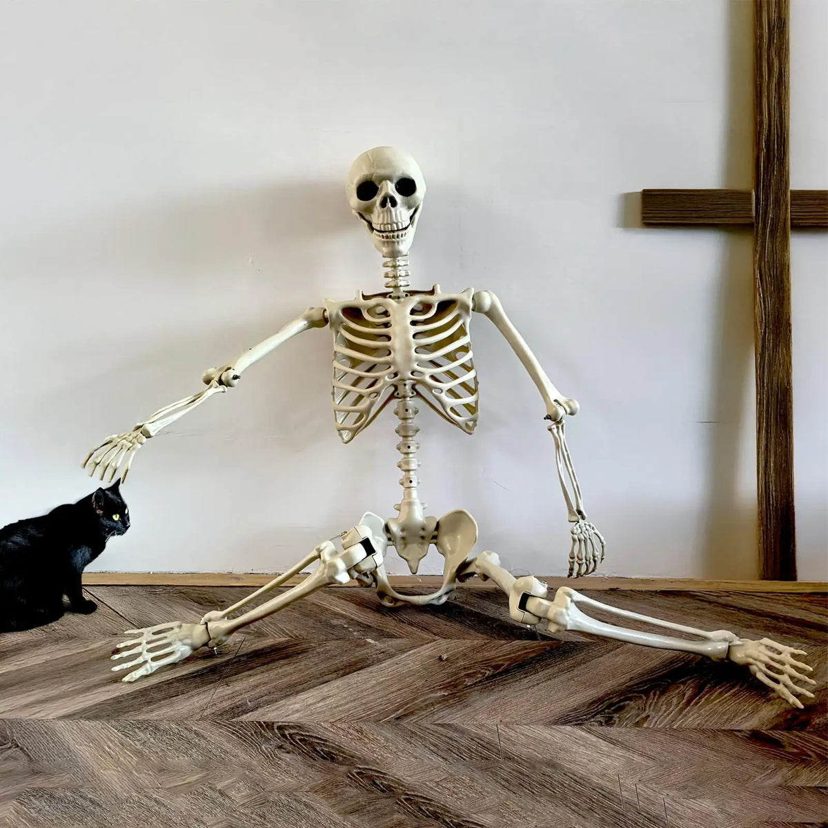 Life-Size Posable Halloween Skeleton Prop – 90cm ABS Skull Decoration for Haunted House, Yard & Outdoor Scenes