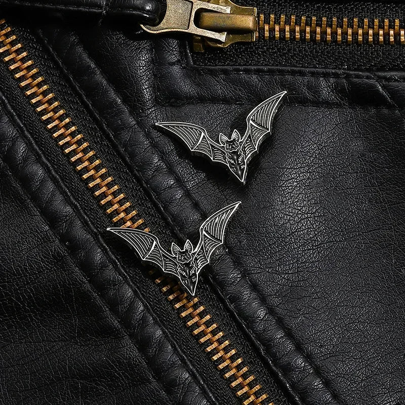 Punk Vintage Bat Brooch Pin – Halloween Gothic Accessory for Jackets, Bags & Clothes | Unisex Gift Badge