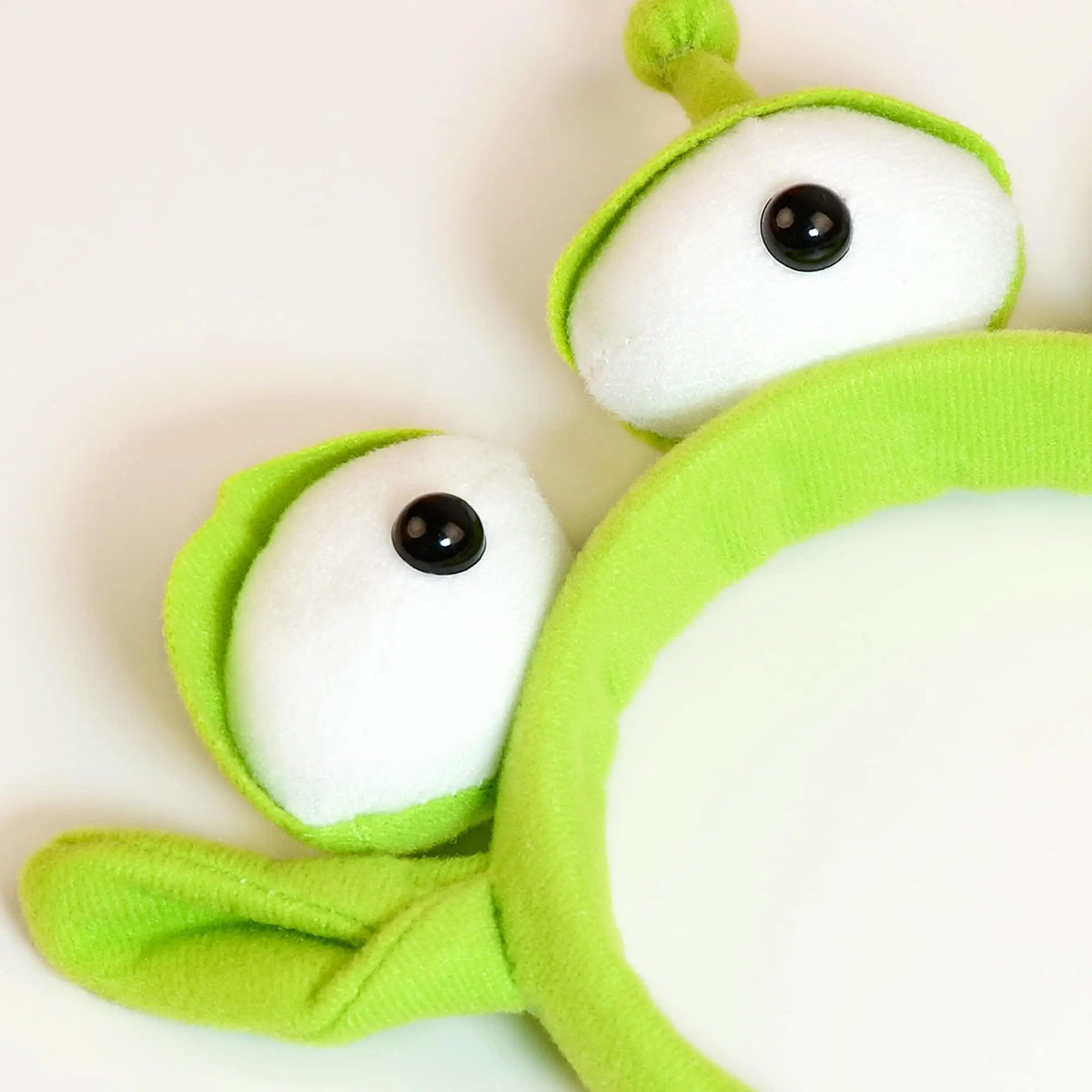 Three-Eyed Alien Monster Plush Headband – Cute Halloween Headwear for Kids, Girls & Costume Parties