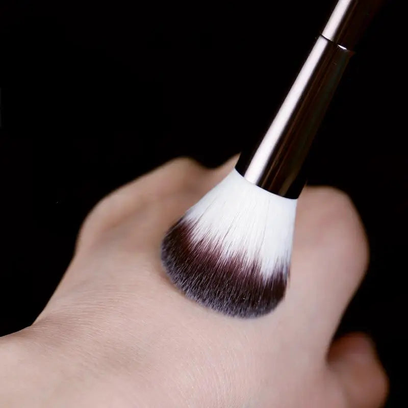 Makeup Powder & Blush Brush – Soft Fluffy Face Brush for Setting & Contouring