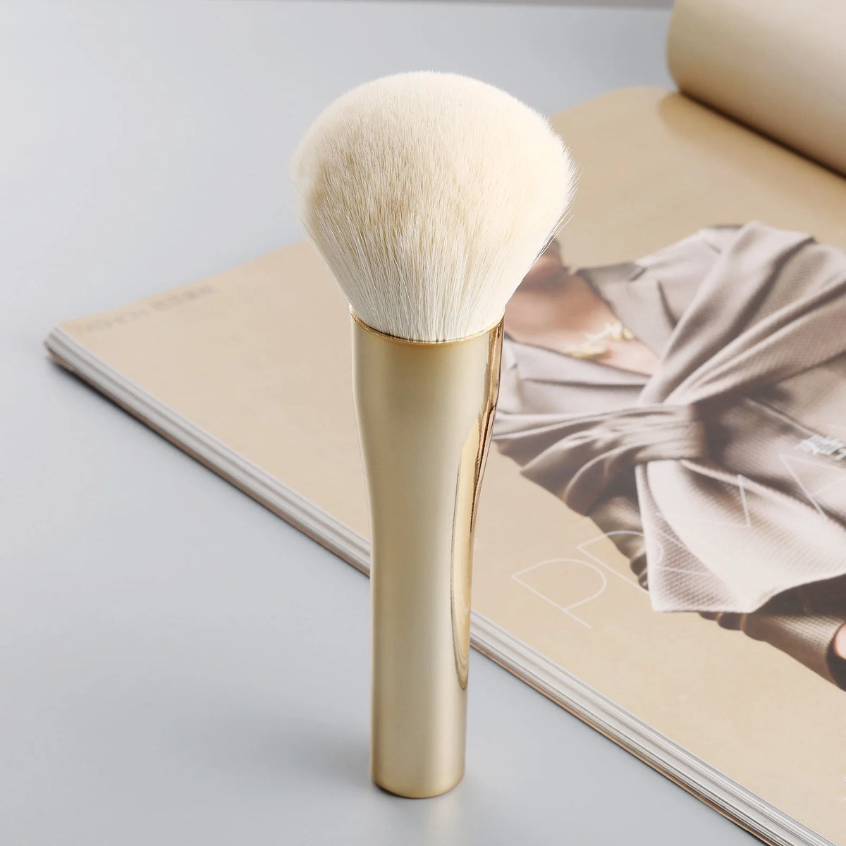 Large Powder Makeup Brush – Professional