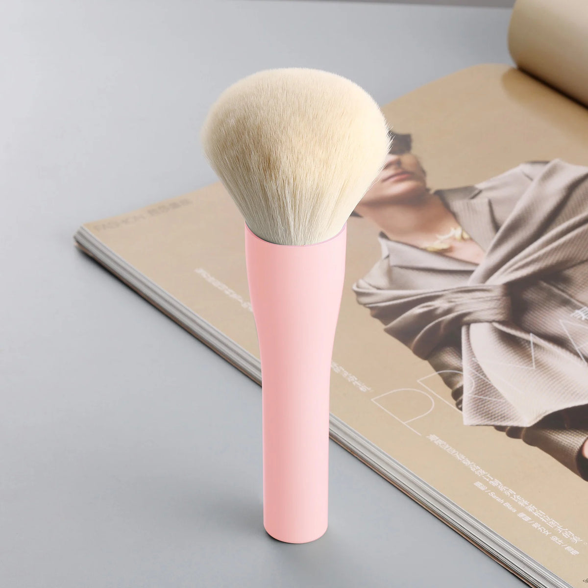 Large Powder Makeup Brush – Professional
