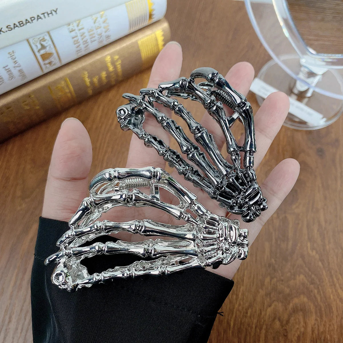 Gothic Spider Hair Claw Clips – Strong Hold Metal Shark Clamps for Halloween, Punk & Everyday Styling (24 Styles)
