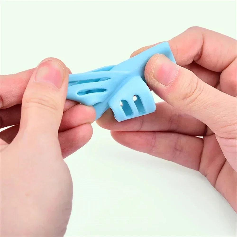 4-Pack Ergonomic Pen Grip Correctors – Five-Finger Posture Trainer for Kids Learning to Write (Mixed Colours)