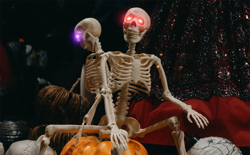 Halloween LED Glowing Eyes with Auto Timer – 2pc Light-Up DIY Eyes for Masks, Pumpkins, Skulls & Outdoor Props
