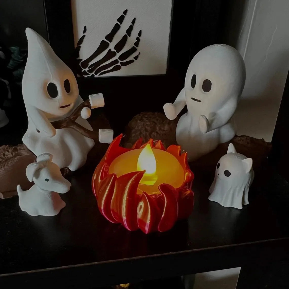 Halloween Ghost Campfire Scene Decor Set – Spooky Outdoor & Indoor Haunted House Props with Dog & Cat Ghost Figures