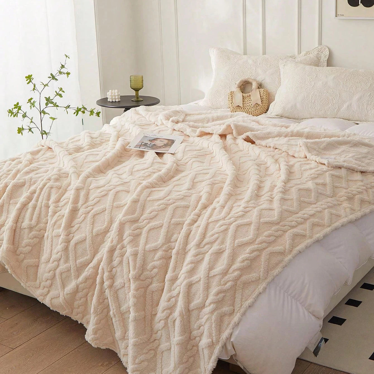 Lightweight Coral Fleece Blanket - Sofa & Nap Cover