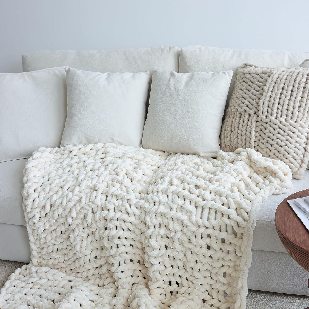 Cloud-Soft Chunky Knit Throw Blanket — Oversized Cozy Blanket