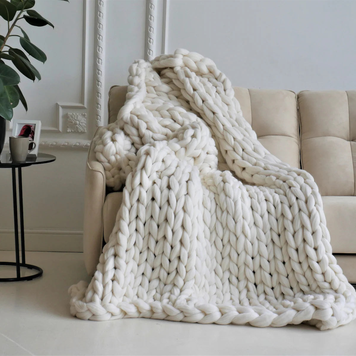 Cloud-Soft Chunky Knit Throw Blanket — Oversized Cozy Blanket